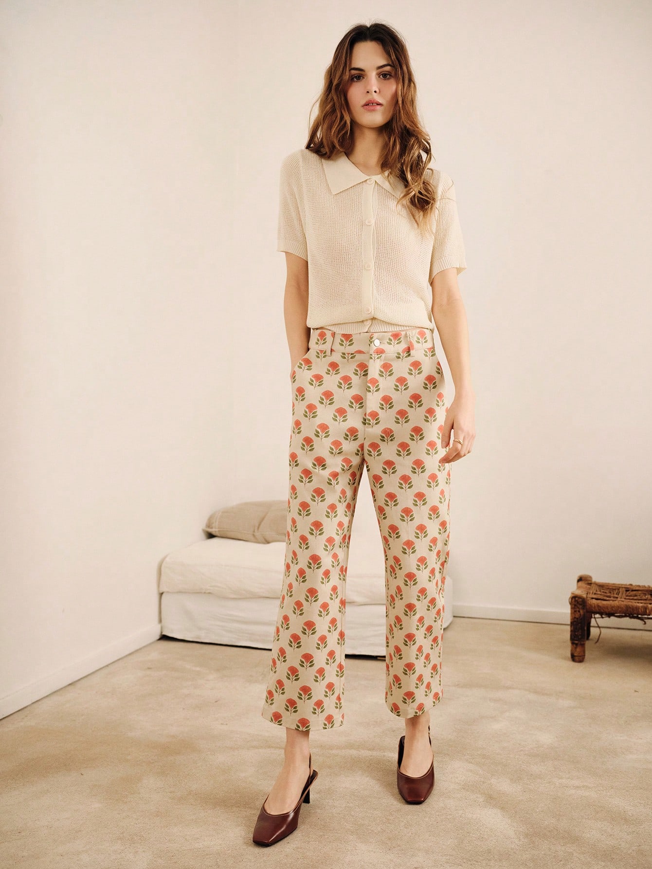 High-Waisted Straight-Fit White Pants With Red Geometric Floral Pattern Spring Summer French Style Parisian Style