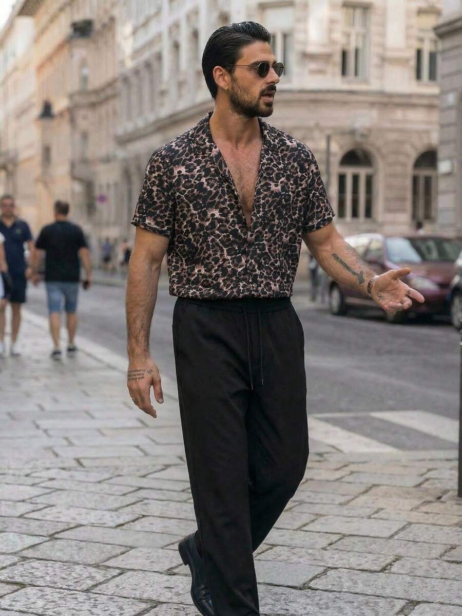 Manfinity VCAY Conjunto de camisa de manga corta y pantalones de unicolor minimalista casual para hombres, conjunto de prendas esenciales diarias, estilo básico versátil y casual, conjunto de 2 piezas