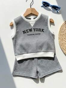 SHEIN 2pcs/Set Young Boy Casual Everyday Versatile Raglan Loose Round Neck Knit Top T-Shirt And Knit Shorts Set, Suitable For Spring/Summer Wear Kids Boy Outfit Boys Clothes Set Kids Boy Summer Clothes Summer Outfit For Kids Young Boys Clothes Boys Two Piece Outfit - Grey - View 1