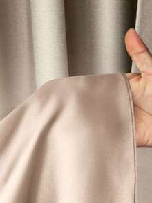 SHEIN PETITE 简约高品质塔夫绸不对称领口褶皱喇叭袖及地鱼尾裙，适合情人节、婚礼等场合穿着。 - 香檳色 - 查看 8