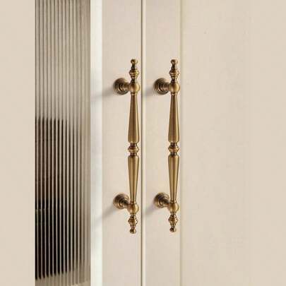 1PC Luxury Gold European Style Drawer Pull Handle, Unique Vintage Elongated Design, Exquisite Decor With Smooth Details, Fits Cabinets, Wardrobes, Kitchen, Bedroom Furniture, Comes With Screws For Installation