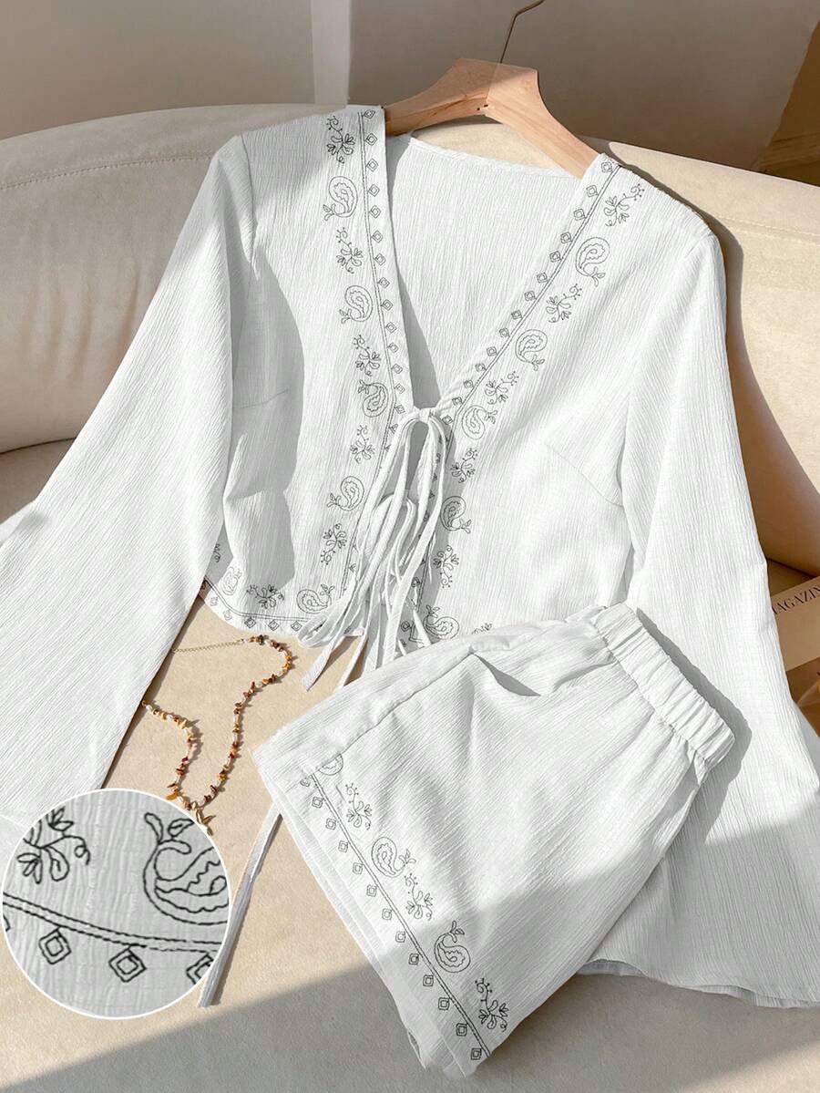 SHEIN EZwear Bộ đồ dệt thêu màu mơ nhạt gồm 2 món dành cho nữ. - trắng - Xem 1