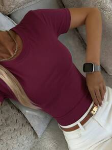 DAZY Women's Solid Color Round Neck Fitted Pleated Short Sleeve T-Shirt, Summer - Burgundy - View 2