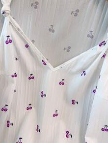 GlowEve CURVE Kemeja Musim Panas Tanpa Lengan Motif Ceri Ukuran Besar dengan Detail Lipatan di Bagian Depan - Purple - View 3