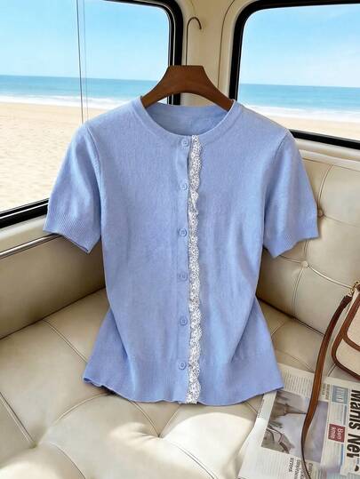 Franclia This Sweet And Versatile Round Neck Short-Sleeved Knit Top Features Delicate Lace Trim And Is Suitable For Women's Summer Wear, Outdoor Activities, Beachwear, Spring Outfits, Vacations, Casual Summer Tops, Knitwear, Summer Tops, Blue Tops, Work Attire, And Elegant Tops.Graduation Season Attire, Fashionable Casual Commuter Wear, Business Office Wear, Versatile And Stylish Everyday Casual Wear, Urban Teacher's Professional Attire