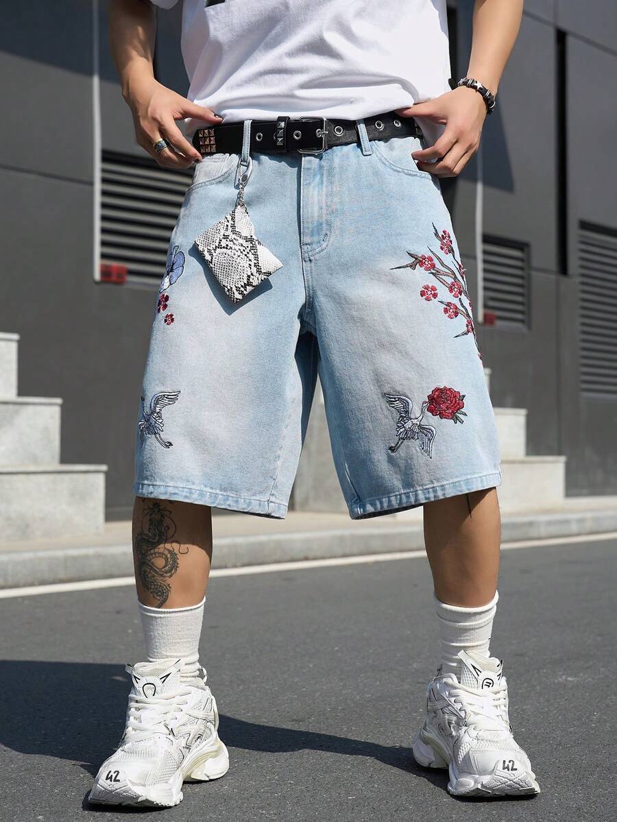 Manfinity EMRG Men's Casual Street Style Embroidered Blue Denim Shorts - Light Wash - View 1