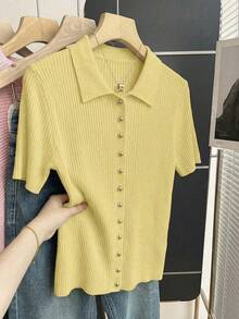 SHEIN Franclia 新款夏季休闲宽松百搭简约优雅柔软Polo衫，适合办公室、工作、通勤等场合，金属纽扣设计，修身剪裁，款式简洁大方，男女皆宜，极简女式开衫 - 黃色 - 查看 8