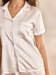 Charlaine 缎面翻领1件上衣和1件短裤睡衣套装白色套装 - 白色 - 查看 5