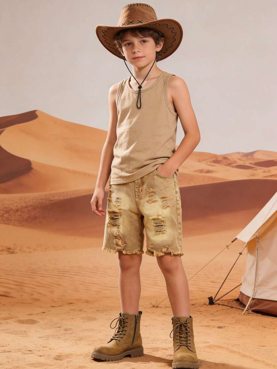 SHEIN Streecool Kids 男童牛仔短裤，夏季新品，时尚街头风，复古做旧卡其色，夏季度假风，松紧腰带，破洞水洗，修身显瘦，面料柔软舒适，适合日常休闲及度假穿着。