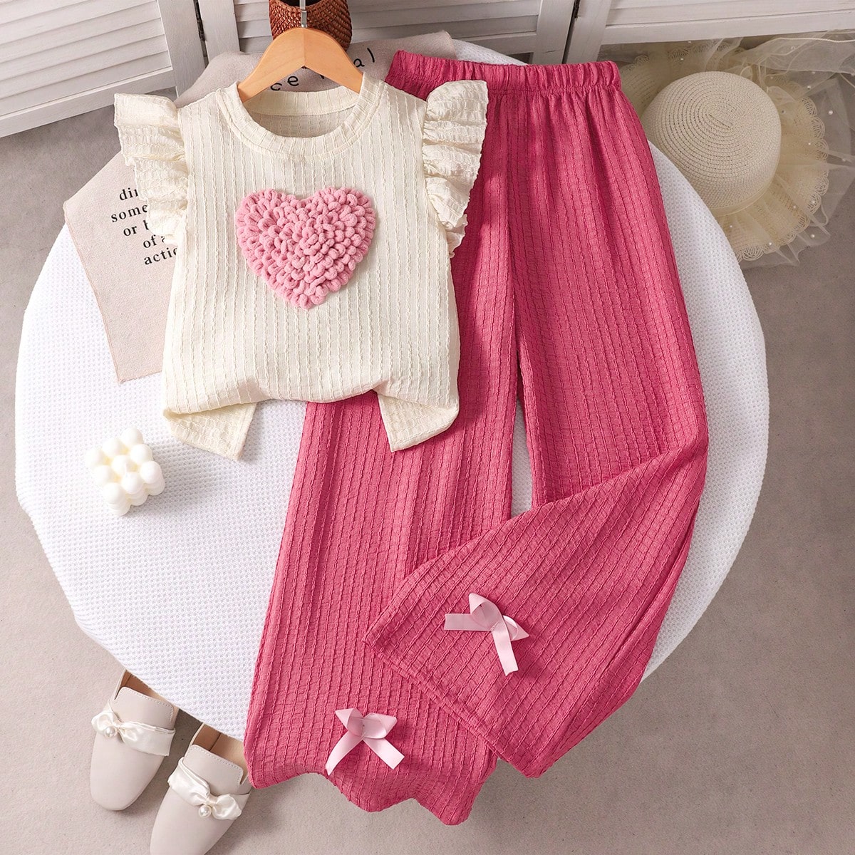 Set de 2 piezas: Camiseta de manga corta color beige con pantalón largo casual rosa con moño, adecuado para vacaciones de verano, salidas, compras.