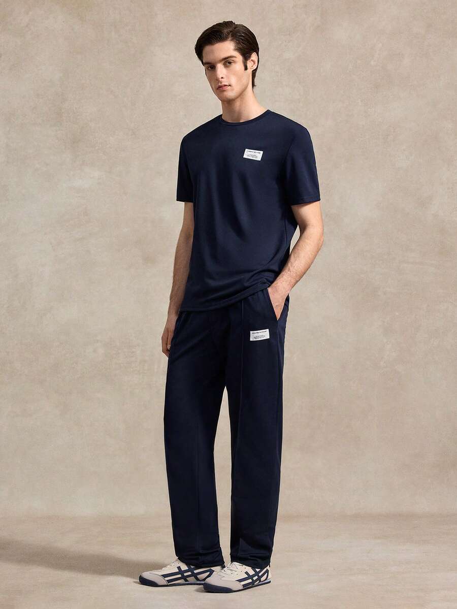 男士春夏休闲纯色贴布细节短袖 T 恤和长裤 2 件套，舒适服装 - 藏蓝色 - 查看 1