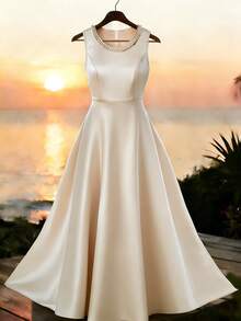 GlowEve CURVE Đầm satin đính hạt cườm cỡ lớn, thanh lịch và sang trọng. - Màu be - Xem 1