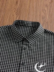 SWAVVY 春夏男士中性翻领单排扣字母印花百搭休闲短袖格子衬衫 - 黑色 - 查看 4