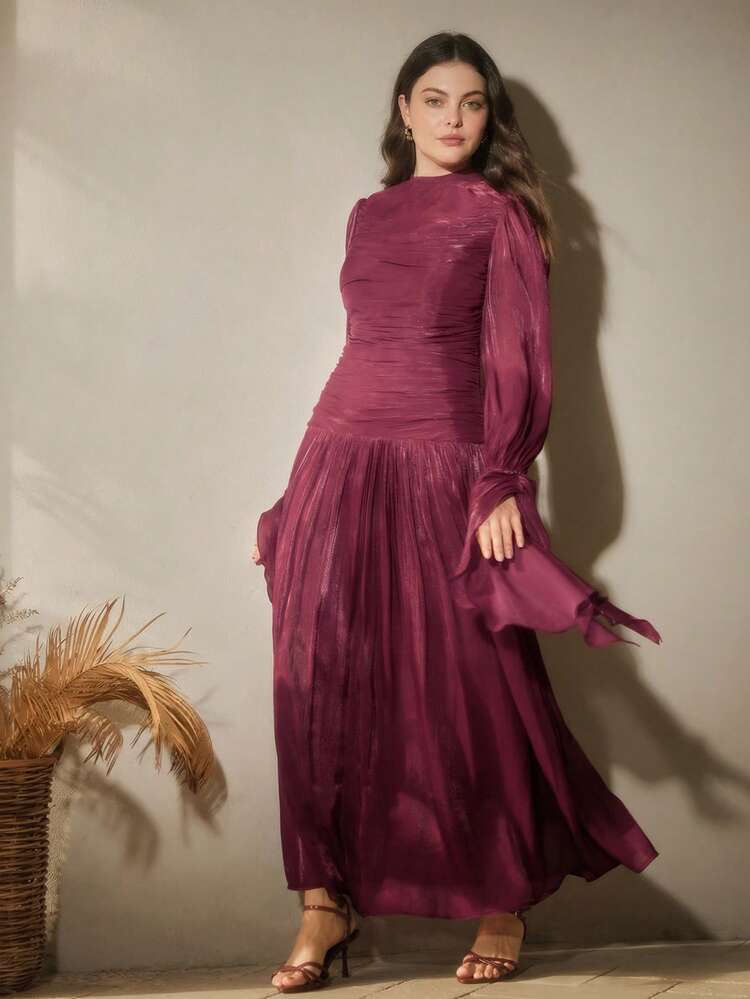 Women's Long Dress With Pleated Design, Elegant And Fashionable Formal Gown