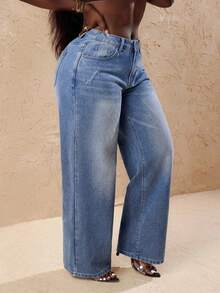 Slaydiva Plus Size Heart Pocket Straight Leg Jeans - Light Wash - View 3