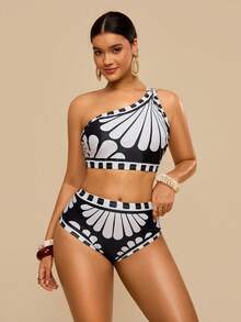 Travachic Plus Size Tropical Print Hollow-Out Detail Halter Bikini Set, Casual Beach Vacation Summer Plus Size Bathing Suits Women - Black - View 3