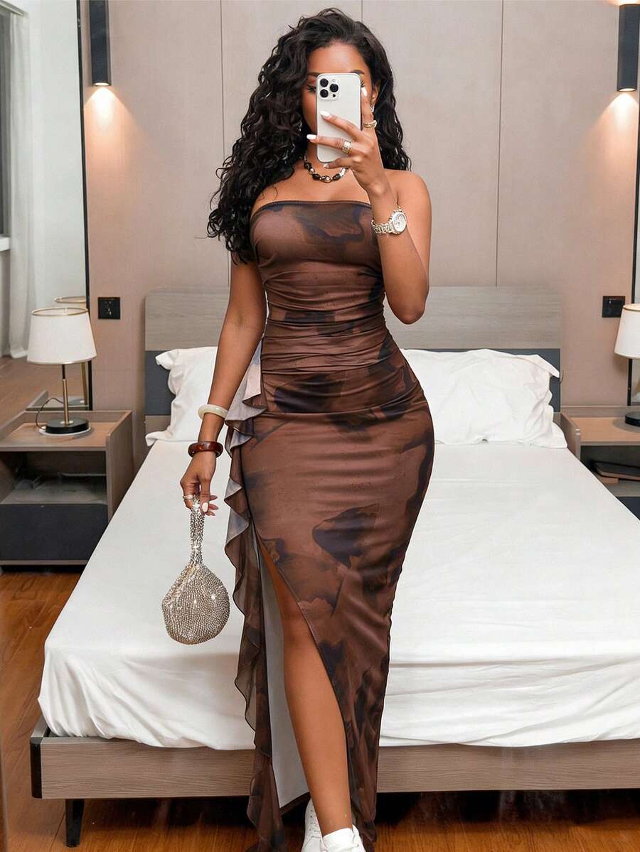 Lureya Damen Mode trägerloses figurbetontes sexy enges Kleid, Blumen Batik Rüschen Saum abstraktes Muster Schlitzkleid, geeignet für Frühling/Sommer Urlaub - Verschiedenfarbig - Übersicht 1