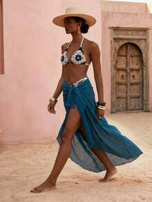 Zivah's 2026 Summer Collection Features Elegant Resort And Beachwear, Including A Distinctive Floral Print Bikini Set. Perfect For A Variety Of Vacation Occasions Such As Music Festivals, Easter, St. Patrick's Day, Western Style, Nomadic Style, Birthday Parties, Casual Wear, Everyday Versatility, Vacations, Cruise Trips, The Beach, And Sunbathing. Bestselling Items Include Women's Tropical Botanical Print Bikinis, Bohemian-Style Women's Swimwear, Unique Black And Apricot Floral Print Bikinis, And Exquisite Printed Bikini Sets. Beach Vacation Outfits For Women - Black - View 2