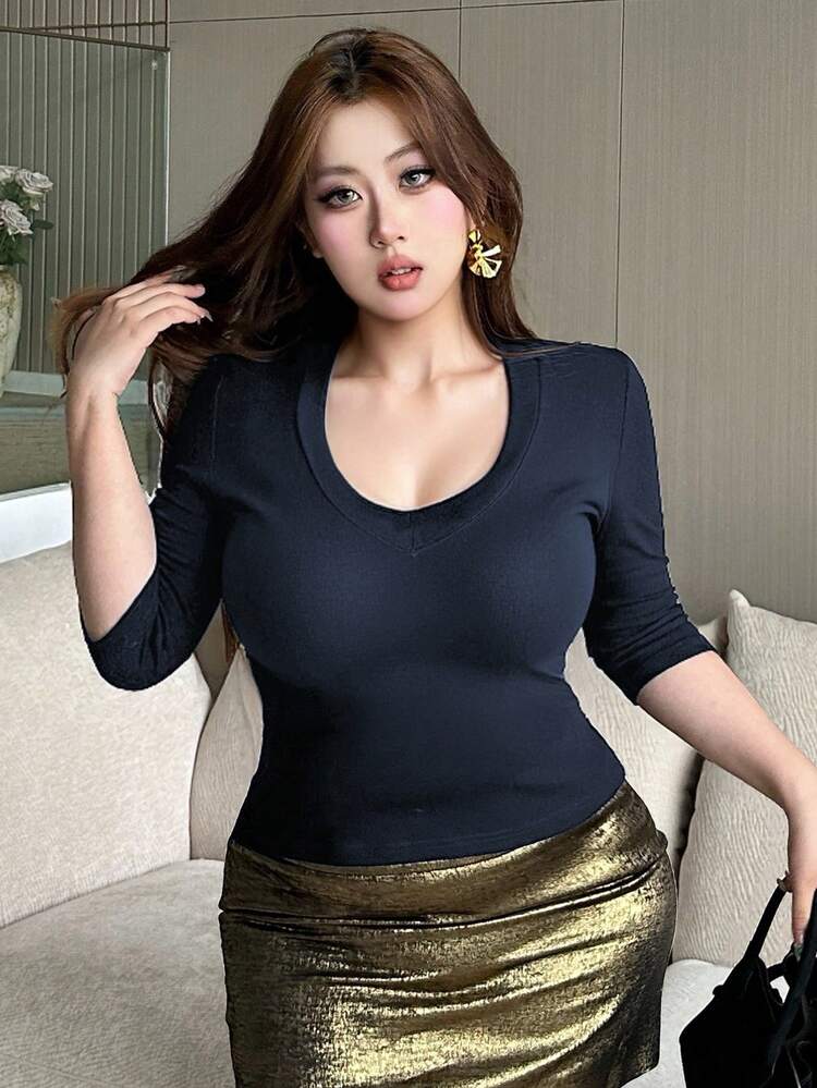 Dazy Plus Solid Color Elastic Fitted Bodycon V-Neck Sexy 3/4 Sleeve Cropped T-Shirt, Spring/Summer
