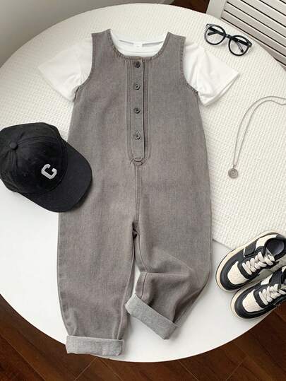 SHEIN 男童牛仔背带裤，舒适百搭，休闲时尚，适合室内、户外滑雪、日常穿着、运动、聚会、秋冬季摄影等场合。