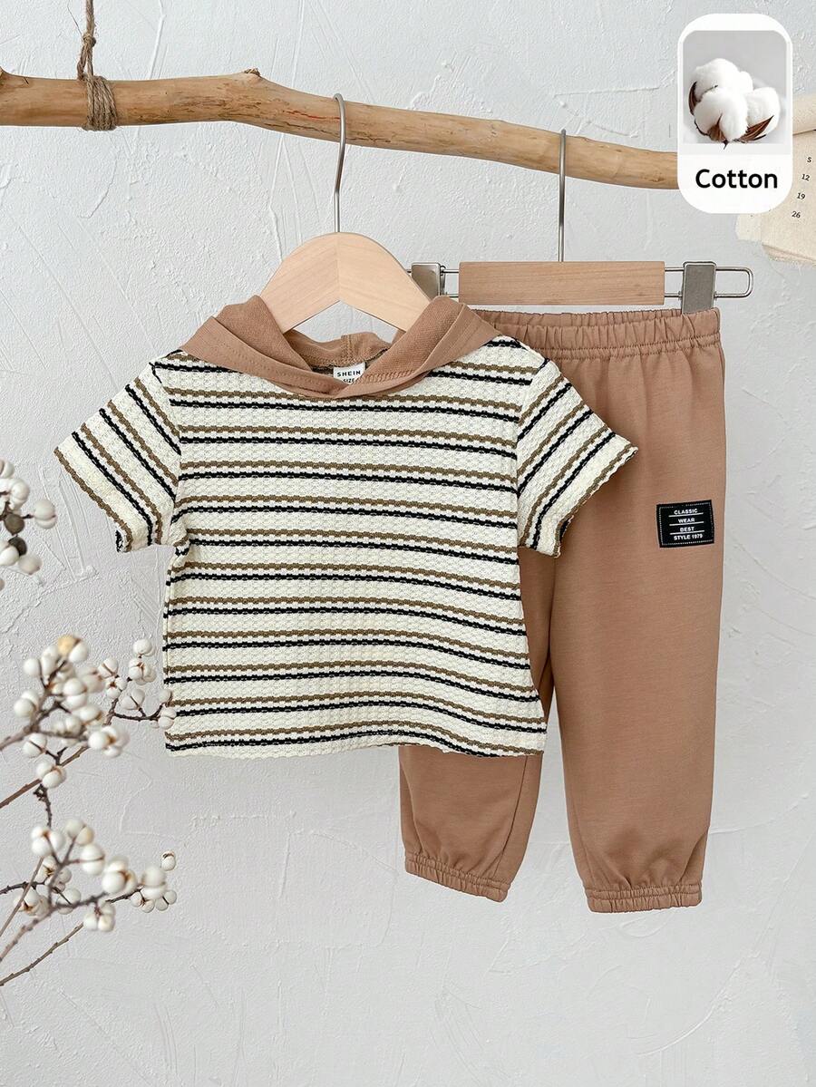 SHEIN 2pcs Baby Boy/Girl Khaki Striped Contrast Color Hooded Short Sleeve Top And Jogger Pants Set, Casual School Style All-Match Outfit Suitable For Home, Outings, School, Travel, Spring/Summer/Autumn - Khaki - View 1