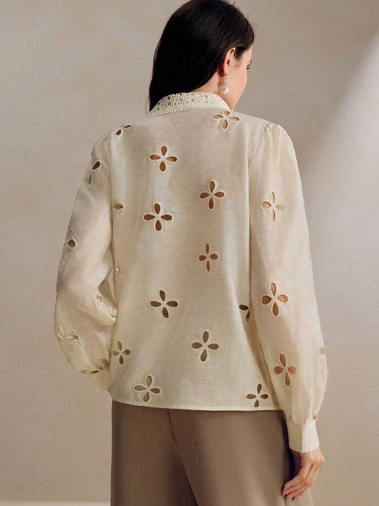 Women's Romantic High-End Lace Collar Rhinestone Hollow Long Sleeve Blouse, Suitable For Dating And Commuting, Spring/Summer