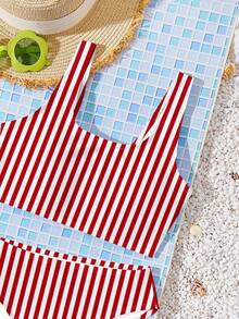 SHEIN Conjunto de traje de baño de camiseta y bikini triangular minimalista casual para niñas preadolescentes, adecuado para el verano - Multicolor - Ver 5