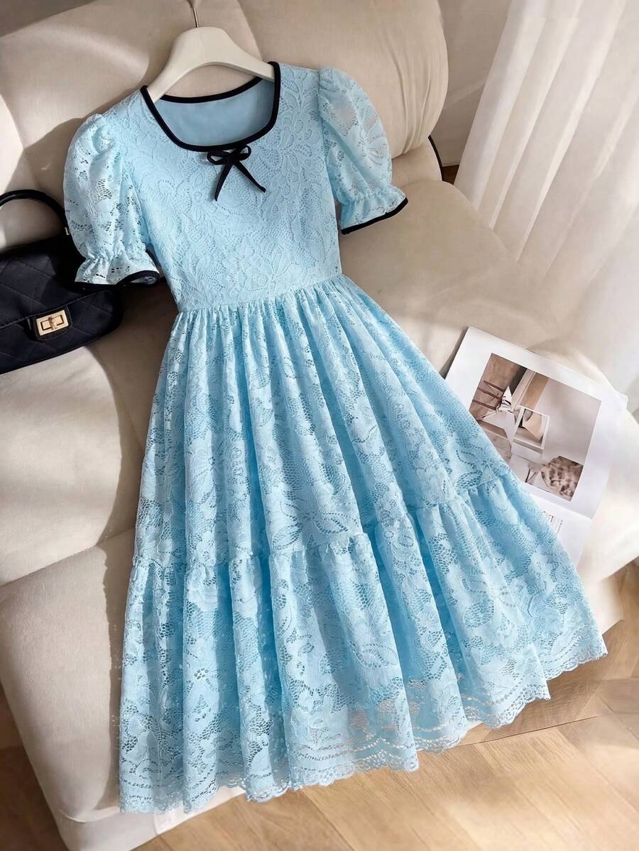 SHEIN Elladie kids 少女黑色對比蕾絲飾邊腰部花卉提花布料優雅泡泡袖洋裝 - 淺藍色 - 查看 1