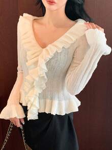 DAZY Áo len nữ thanh lịch, tay dài, cổ chữ V sâu, ôm sát, viền ren, chất liệu mỏng nhẹ, thích hợp cho kỳ nghỉ hè. - Màu be - Xem 4