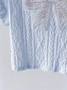 SHEIN Camiseta de niña preadolescente de manga raglán suelta, cuello redondo, texturizada, con bordado y decoración de lazo de cuentas, de color azul claro para primavera/verano - Celeste - Ver 6