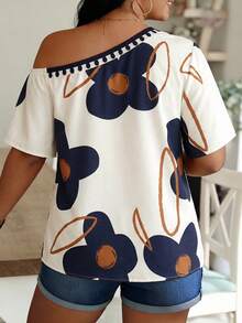 Weeklong Apricot Base Blue Floral Print Asymmetric Neck Short Sleeve Blouse, Plus Size, Spring/Summer Vacation - Multicolor - View 2
