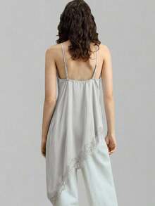 Ontre Blusa larga de satén negro con encaje, de tela elástica y cómoda, con dobladillo asimétrico y tirantes de espagueti.Atuendo casual y elegante para oficina, invitados de boda, fiestas navideñas y de Año Nuevo - Gris Claro - Ver 4
