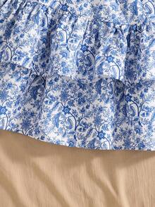SHEIN Elladie kids 这款少女新款两件套套装，时尚休闲，充满度假风情。舒适的弹力针织提花蓝色圆领套头背心搭配同色系双层蛋糕裙，尽显优雅气质。背心的腰部和下摆采用褶裥设计，打造出精致优雅的整体造型。这款高品质套装适合日常穿着，也适合度假、旅行和聚会等场合，是春夏的理想之选。 - 彩色 - 查看 5