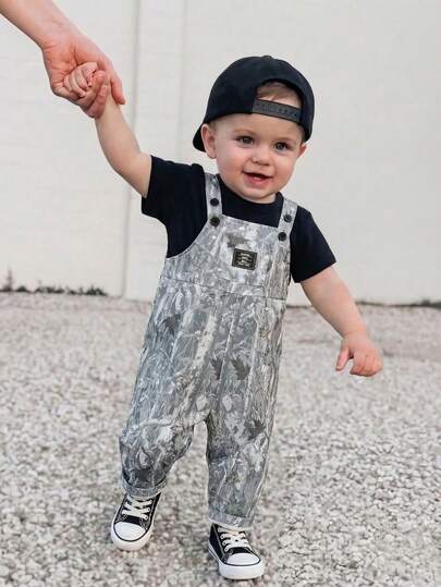 SHEIN Unisex Neugeborenen Baby Jungen/Mädchen lässige modische Camouflage Lätzchen Hose Romper, Frühling/Sommer Baby Jungen Kleidung, Streetwear