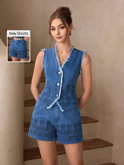 Selenza Quần short denim nữ dáng rộng, thêu họa tiết và có túi.