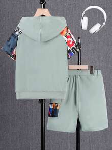 SHEIN Fantacosmos Set de sudadera con capucha y pantalones cortos con estampado de bloques de color para niño preadolescente - Verde - Ver 2