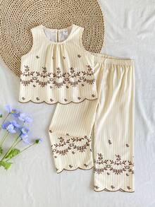 SHEIN 2pcs/Set Baju Anak Perempuan Motif Bunga Garis-garis Vintage, Atasan Leher Bulat dengan Hiasan Ruffle di Bagian Bawah dan Celana Panjang yang Serasi, Pakaian Musim Panas Anak untuk Fotografi dan Pemakaian Sehari-hari, Set Dua Potong - Kuning - View 3