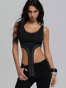 TypaGal Camiseta de mujer de unicolor con decoración de remaches y bajo asimétrico, de moda y sexy - Negro - Ver 1