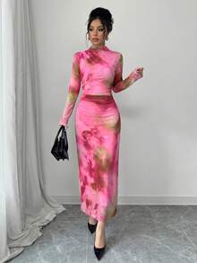 Selianne Đầm maxi nữ thiết kế mới thu đông cổ đứng tay dài xếp ly eo thon gọn chất liệu lưới nhuộm tie-dye in họa tiết tranh vẽ. - Màu hồng Bubblegum - Xem 6