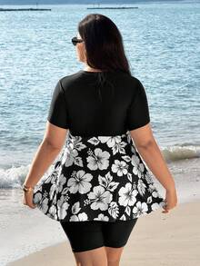 SHEIN Swim 大尺碼女款 2 件組花卉印花圓領短袖洋裝與七分褲泳裝套裝，白色夏季熱帶風海灘派對優雅黑色 - 黑色 - 查看 2