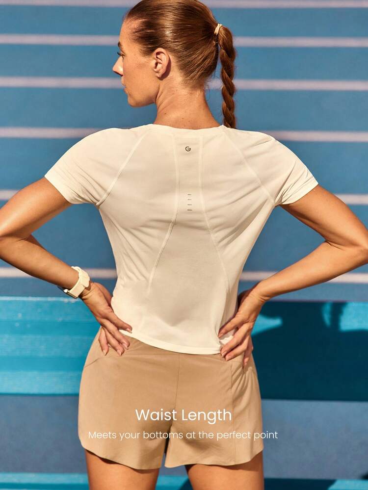Chase Your Pace Waist Length Ultra-Lightweight Quick-Dry Curved Hem Seams Reflective Regular Fit Crewneck Tee Running Training Tennis Daily Active Wear