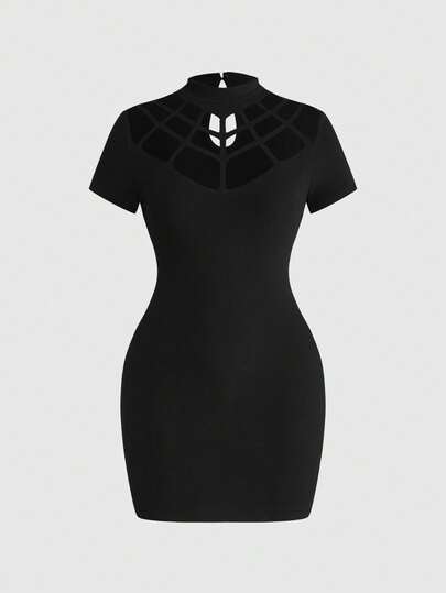 ROMWE Đầm ngắn ôm sát khoét rỗng họa tiết mạng nhện phong cách Gothic, trang phục đi biển mùa hè tối màu.