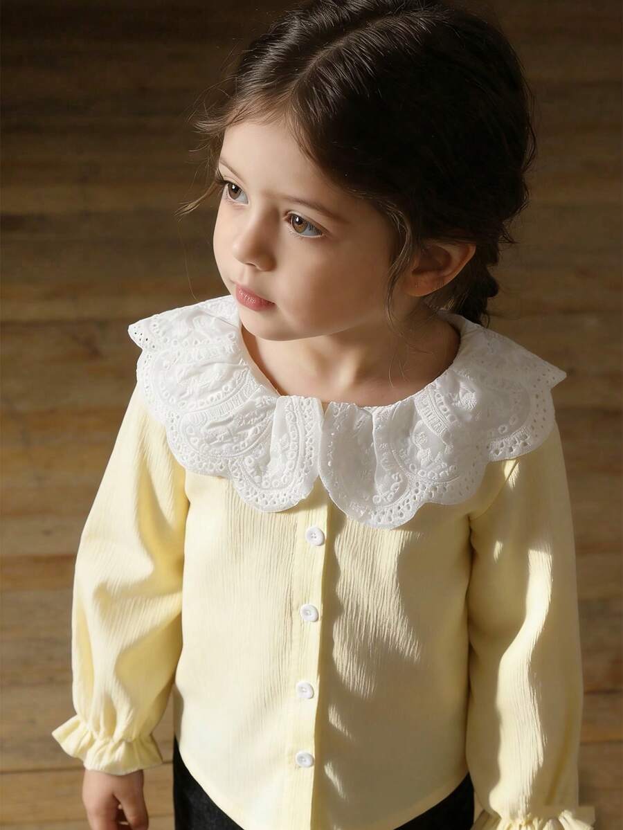 SHEIN Elladie kids 女童优雅刺绣花卉领长袖纽扣前襟休闲公主衬衫,适合上学、度假、旅行、生日派对、春秋季穿着。 - 杏色 - 查看 1