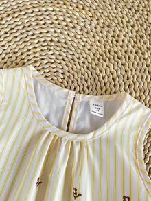 SHEIN 2pcs/Set Baju Anak Perempuan Motif Bunga Garis-garis Vintage, Atasan Leher Bulat dengan Hiasan Ruffle di Bagian Bawah dan Celana Panjang yang Serasi, Pakaian Musim Panas Anak untuk Fotografi dan Pemakaian Sehari-hari, Set Dua Potong - Kuning - View 7