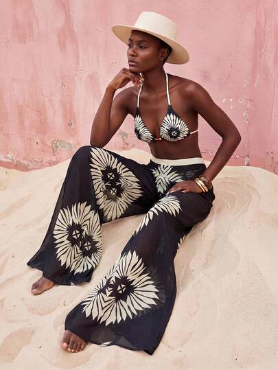  Zivah's 2026 Summer Collection Features Elegant Beachwear, Including Black Trousers With Apricot Floral Print. This Collection Is Perfect For A Variety Of Occasions, Including Music Festivals, Easter, St. Patrick's Day, Western Styles, Nomadic Looks, Birthday Parties, Casual Wear, Everyday Versatility, Vacations, Cruises, The Beach, And Sunbathing. Bestselling Items Include Women's Apricot Floral Print Black Trousers, Bohemian-Style Trousers, Distinctive Print Trousers, And Side-Zip Print Trousers.