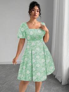 SHEIN Clasi 大码女装畅销花卉提花优雅花瓣袖方领连衣裙 女装 夏季连衣裙 野餐连衣裙 休闲连衣裙 春季连衣裙 夏季花卉连衣裙 泡泡袖连衣裙 休闲花卉连衣裙 绿色花卉连衣裙 - 綠色 - 查看 4