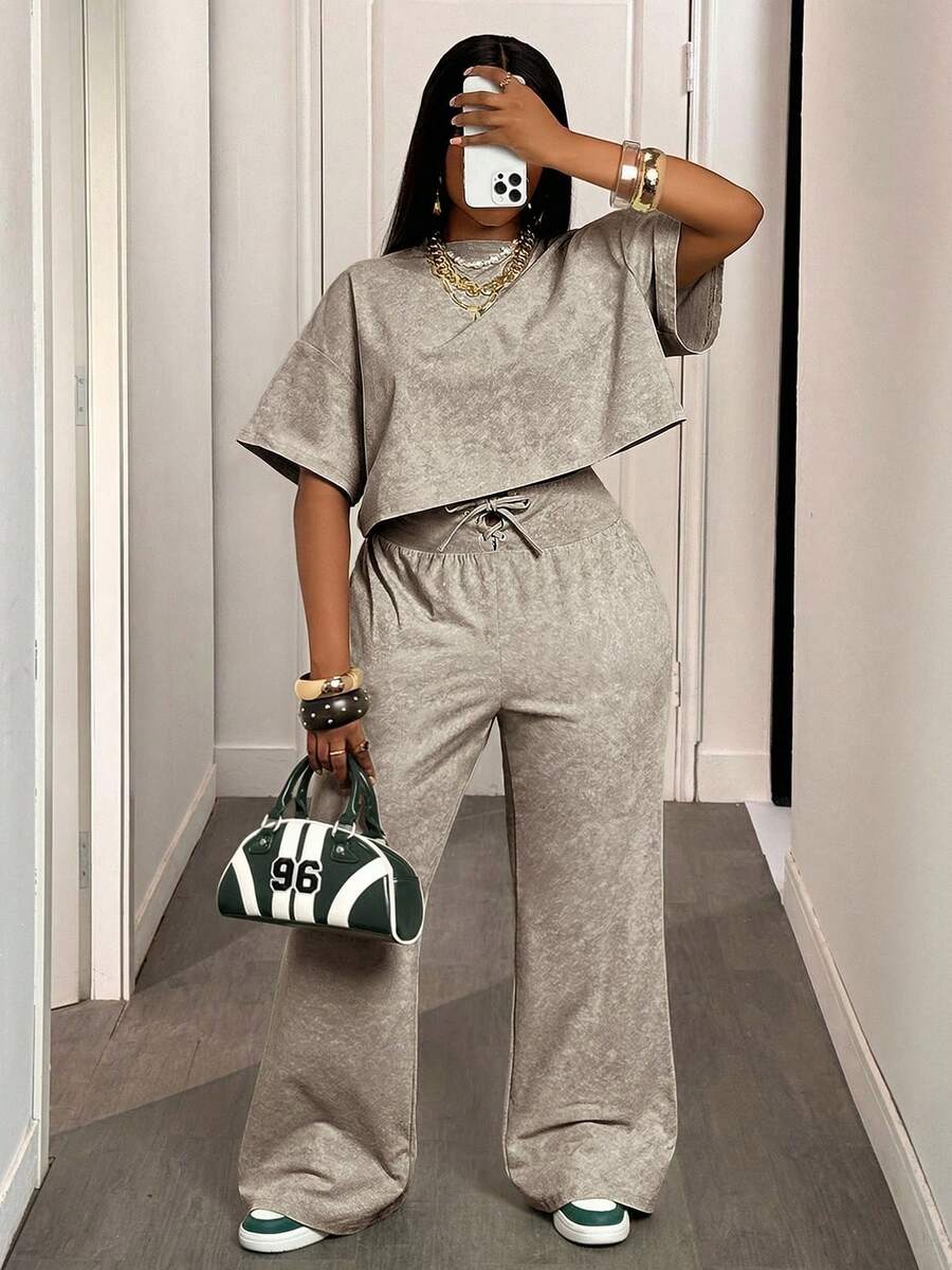 SHEIN Slayr 2025春夏新款休闲街头浅绿色宽松圆领短袖露脐T恤+系带阔腿裤女两件套，适合日常出行、返校、毕业季等场合。 - 淡黃色 - 查看 1