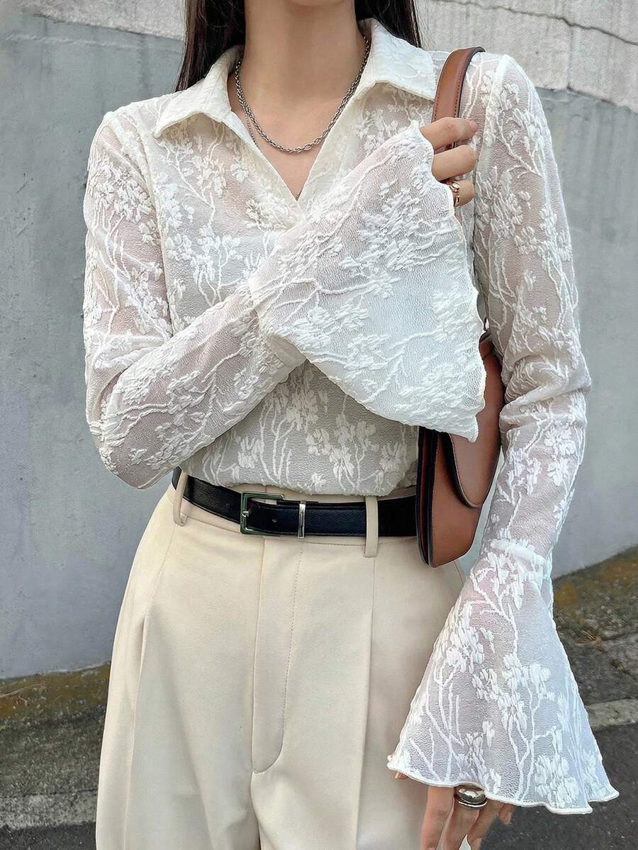 FRIFUL 女款圓領蕾絲布料修身喇叭袖純色休閒長袖T恤 - 米色 - 查看 1