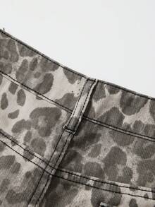 ROMWE MEN Street Life Men's Leopard Print Casual Straight Leg Denim Shorts With Belt Loops, Summer - Multicolor - View 6
