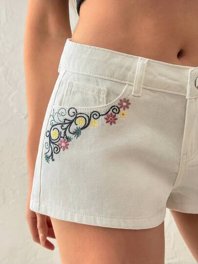 SHEIN Pantaloncini di jeans casual, in vita alta, con dettagli ricamati floreali, lavati, in cotone e denim rigido